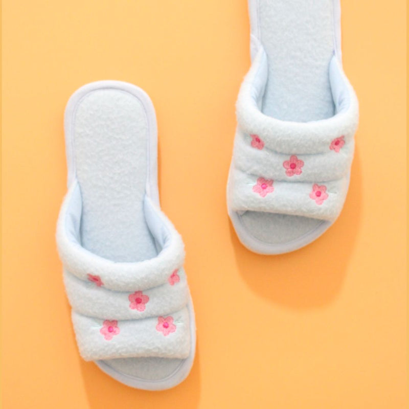 PANTUFLA BORDADO FLOR 2109 ¡COMODIDAD Y ESTILO EN CADA PASO! CRECIENDO BABY